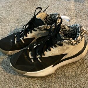 Smoke Zion Basketball shoes Youth size 6
